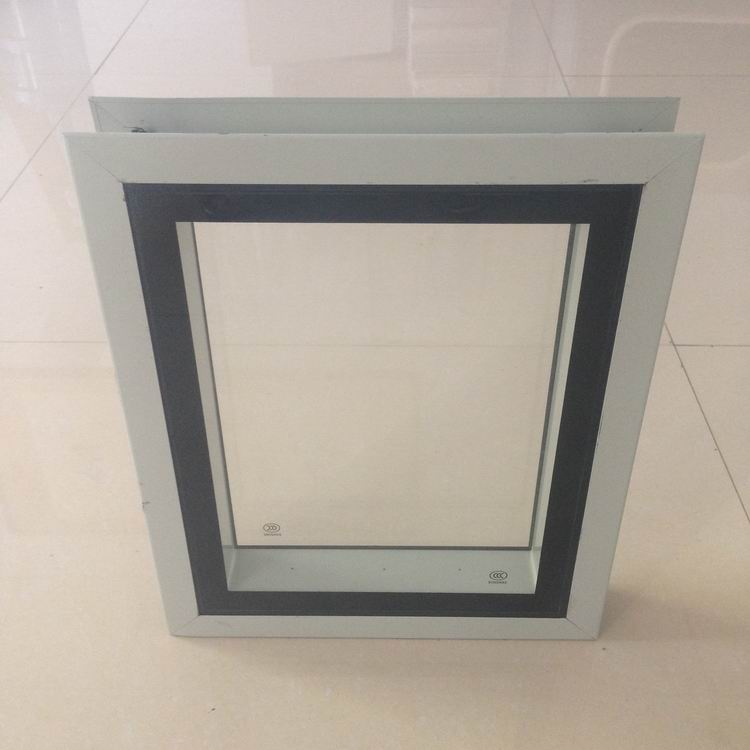 Двухслойное изолированное окно для чистых помещений