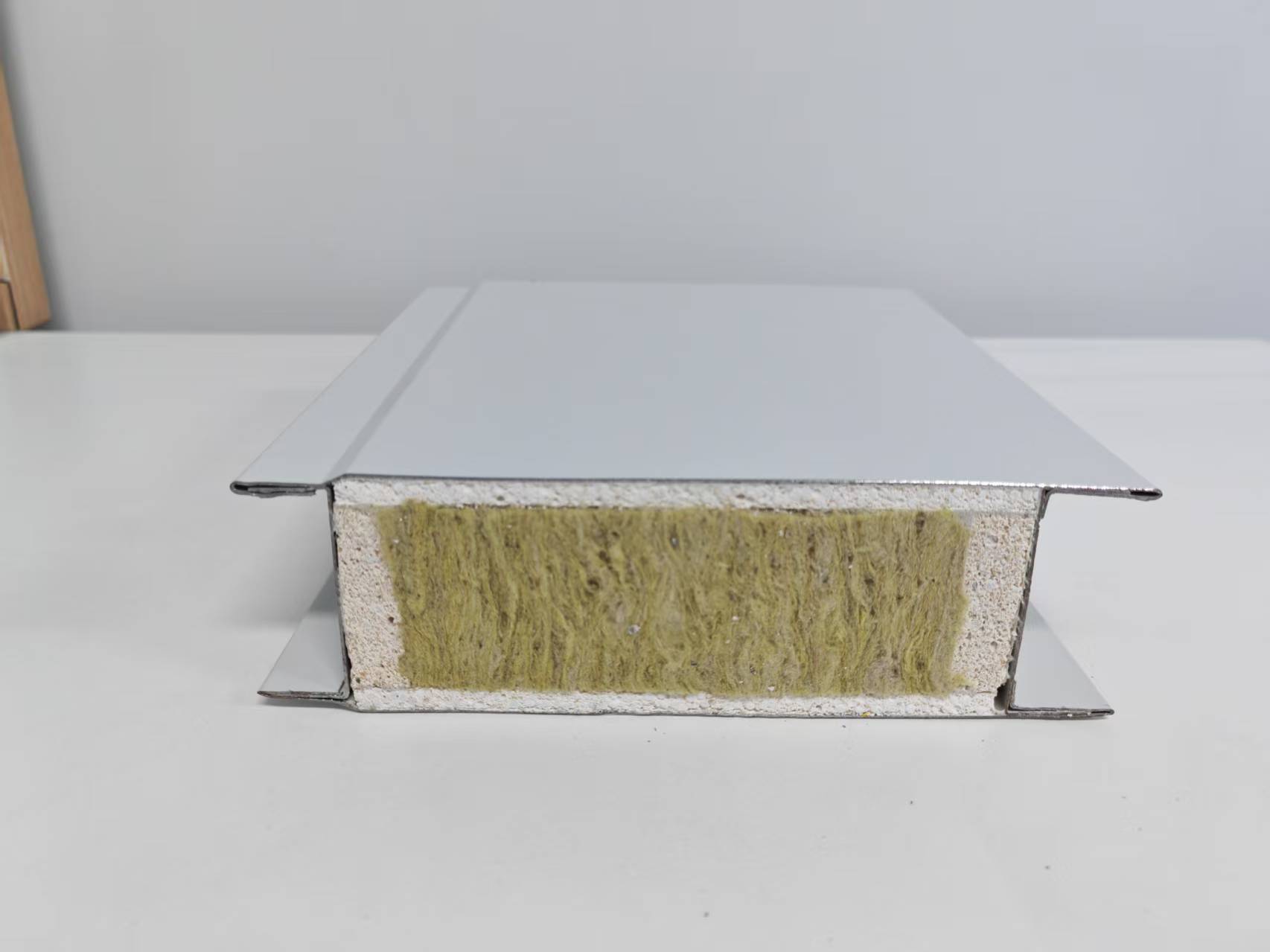 Магнезитово-Базальтовая Сэндвич-Панель